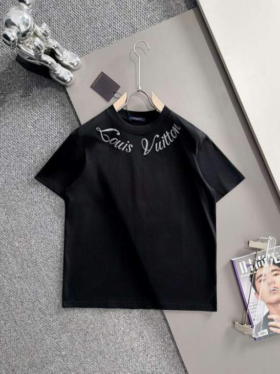 Picture of Louis Vuitton T Shirts Short _SKULVS-XLaztxQ967441